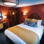 Bridge House & Silver Howe View Otel