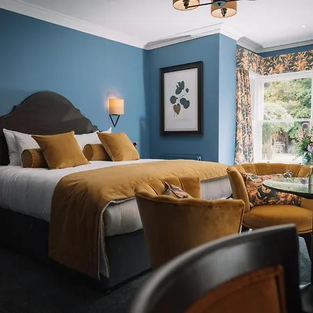 Bridge House & Silver Howe View Otel 3*