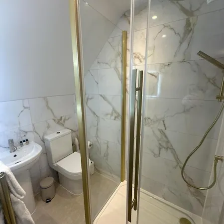 酒店 Bridge House & Silver Howe View 3*