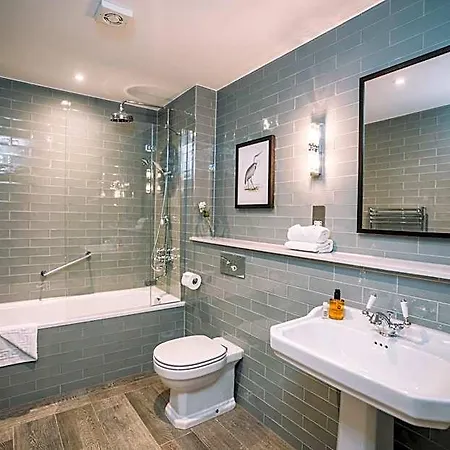 Bridge House & Silver Howe View فندق 3*