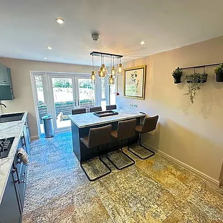 Bridge House & Silver Howe View فندق