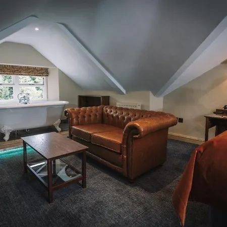 Bridge House & Silver Howe View Отель
